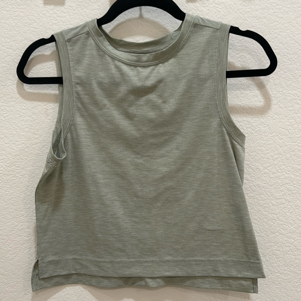 All in motion crop workout tank top. Xs , celadon green , wonderful condition
